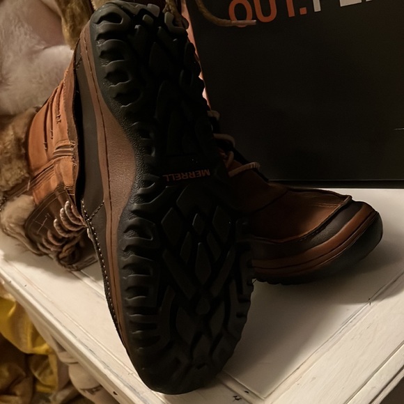 Merrell Waterproof Boot - Picture 2 of 3